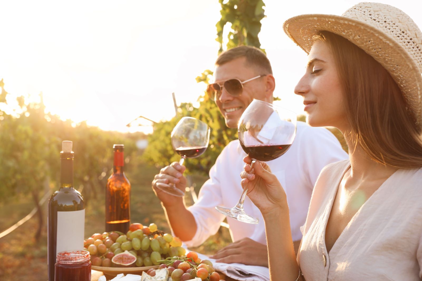 couple enjoying a wine country wine tasting